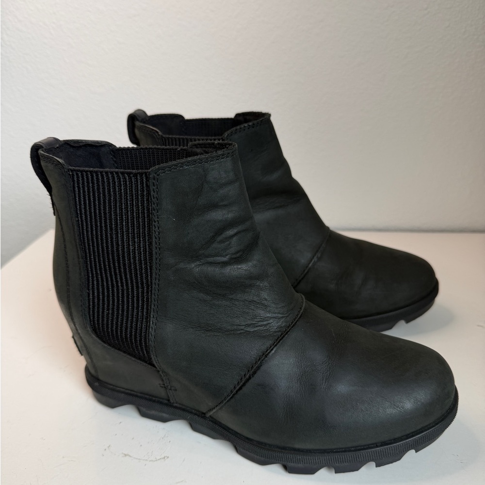Sorel‎ Joan Rhapsody Black Leather Wedge Boots size 9.5